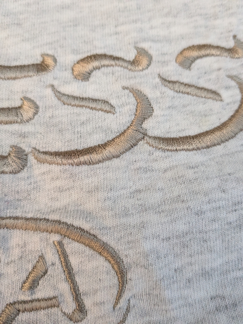 Vintage Early 90's- Guess Men's Crewneck Embroidered Logo Tee - Picture 3 of 5